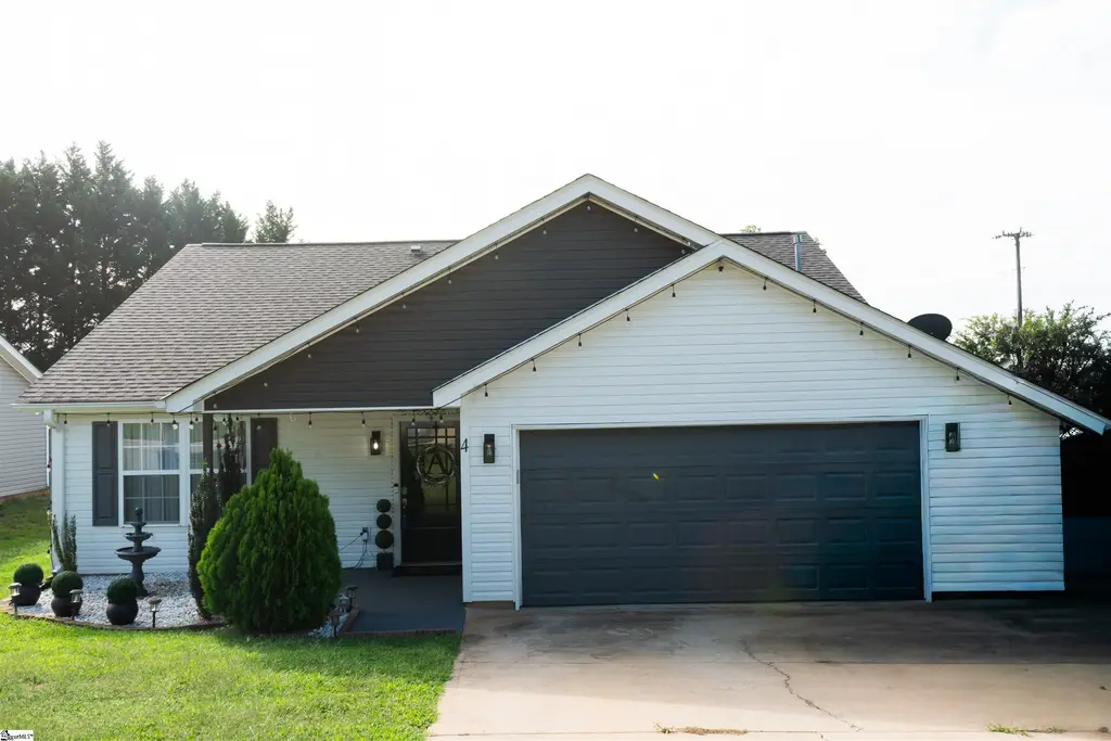 4 Dill Creek Court, Greer
