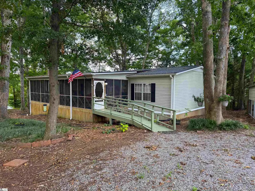 322 Lakeview Drive, Townville