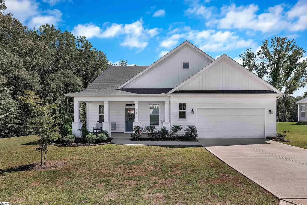 715 Oak Hill Lane, Belton