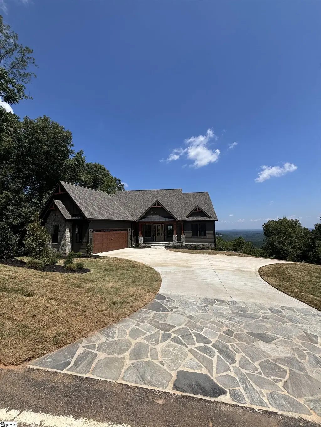 811 Raven Road, Landrum