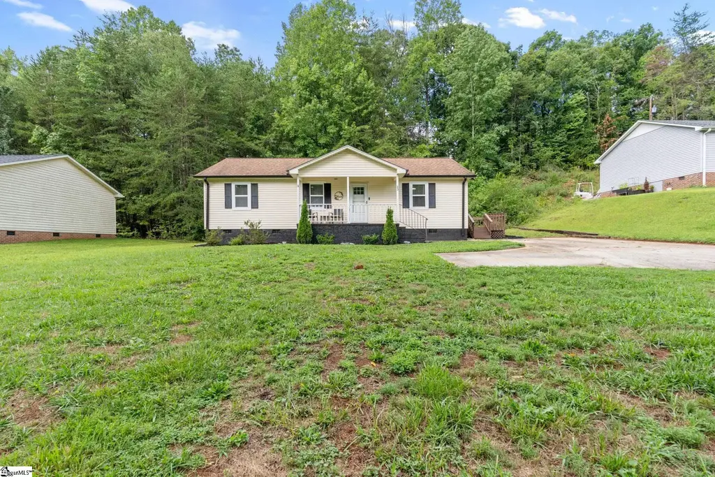 23 Lee Way, Taylors