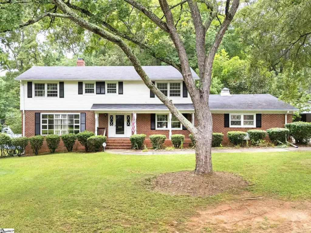 200 Sherwood Drive, Laurens