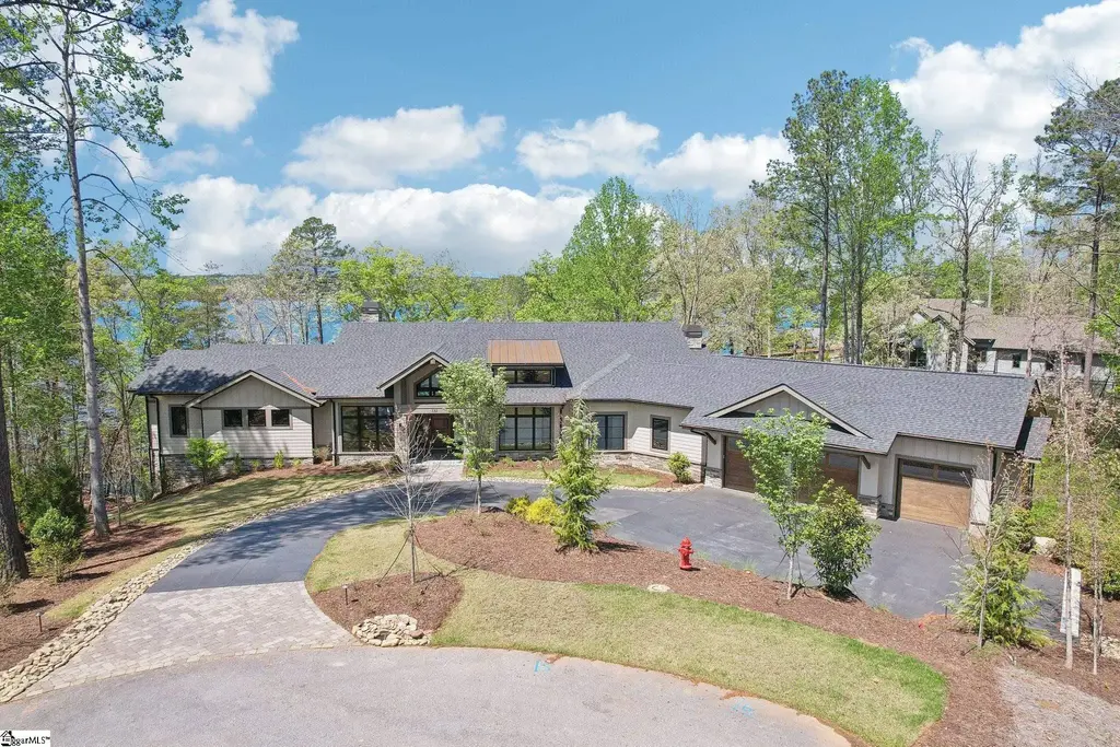 132 Promontory Court, Six Mile