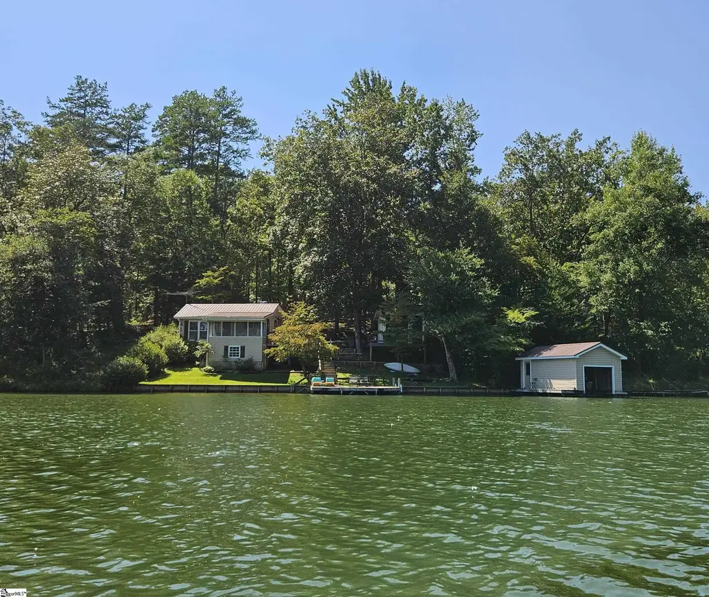 749 Red Oak Drive, Tamassee