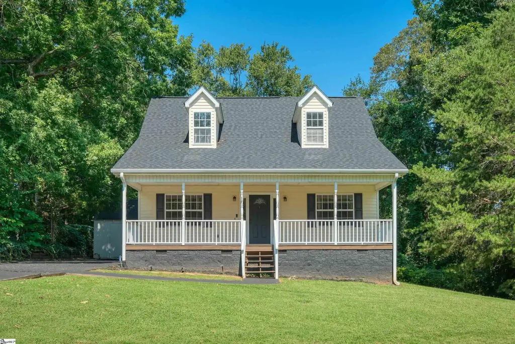 222 Midland Drive, Easley