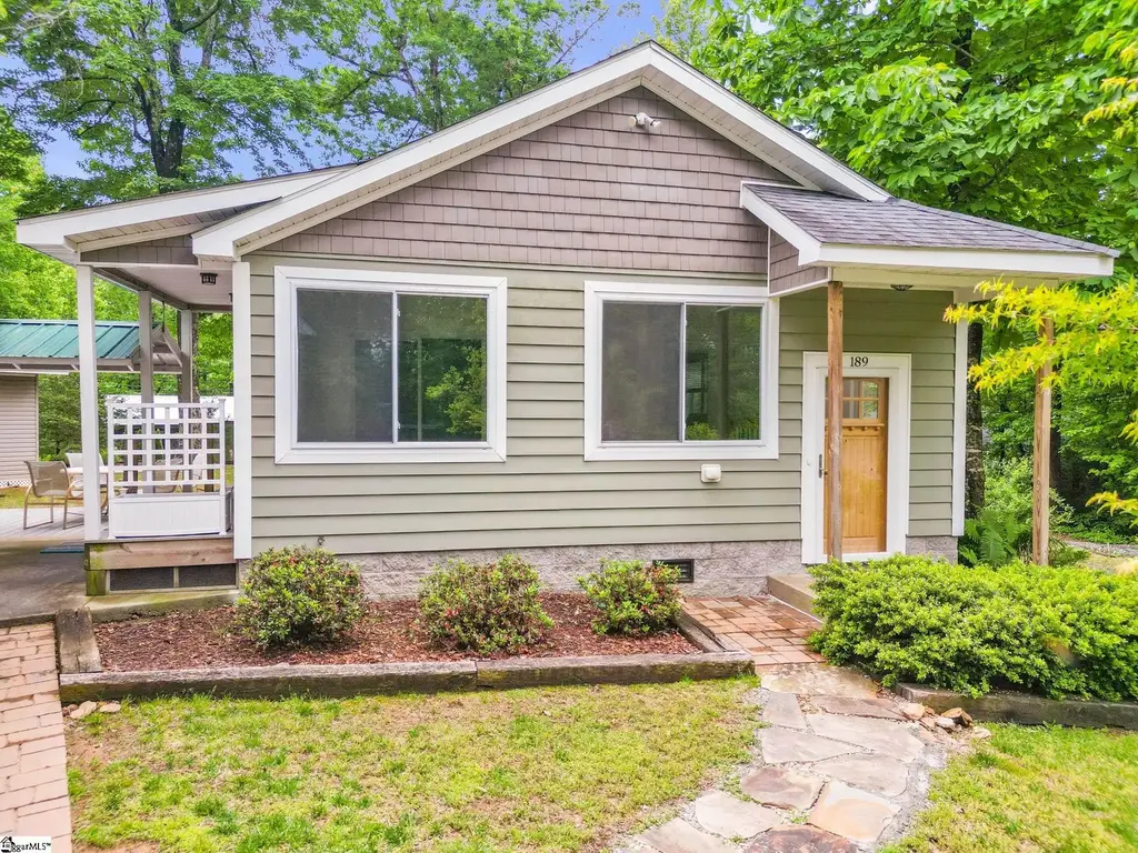 189 Friendly Circle, Saluda