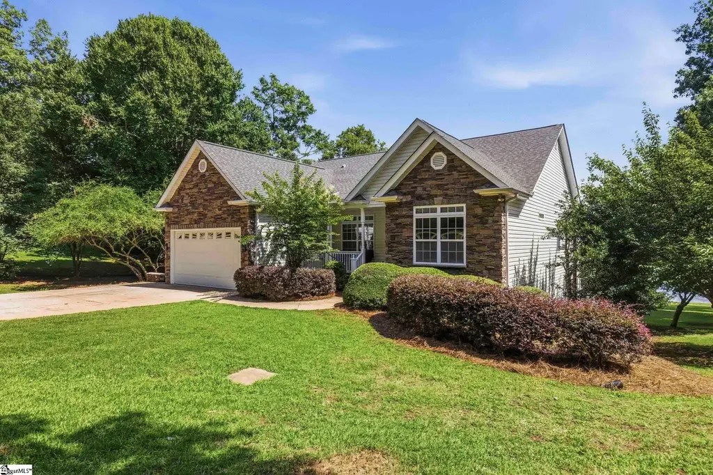 138 Yacht Drive, Laurens
