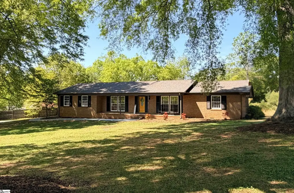 303 Robinall Drive, Easley