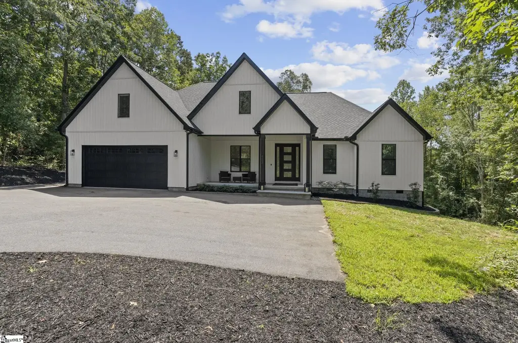 433 Lynn Road, Taylors