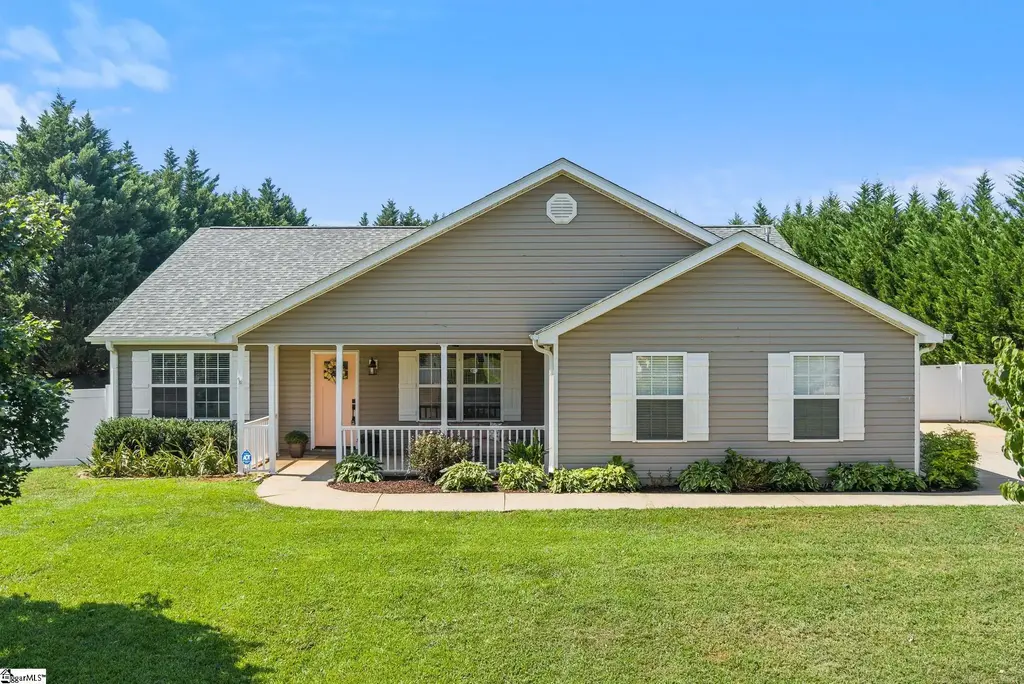 330 Shadowfield Acres Drive, Duncan