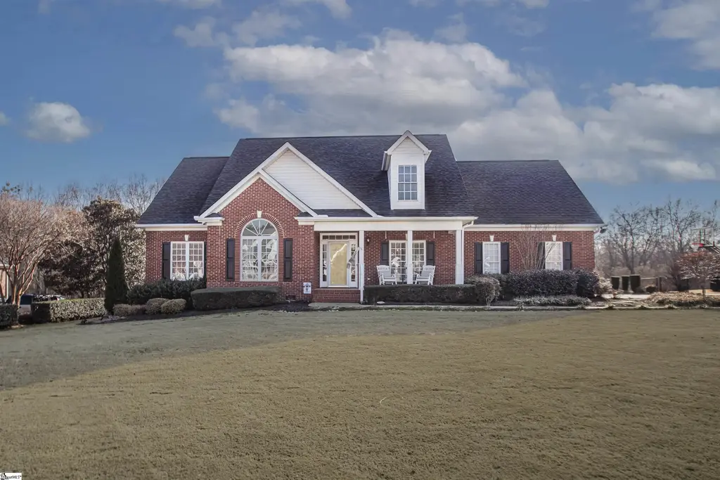 111 Hunting Meadow, Williamston