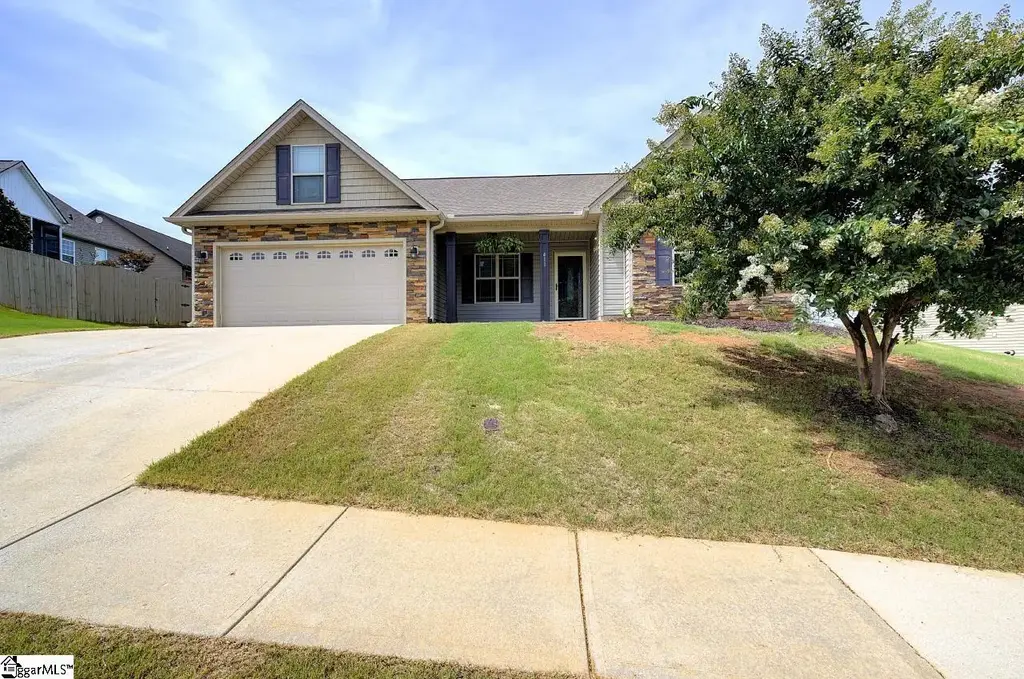 411 Shoreline Boulevard, Boiling Springs