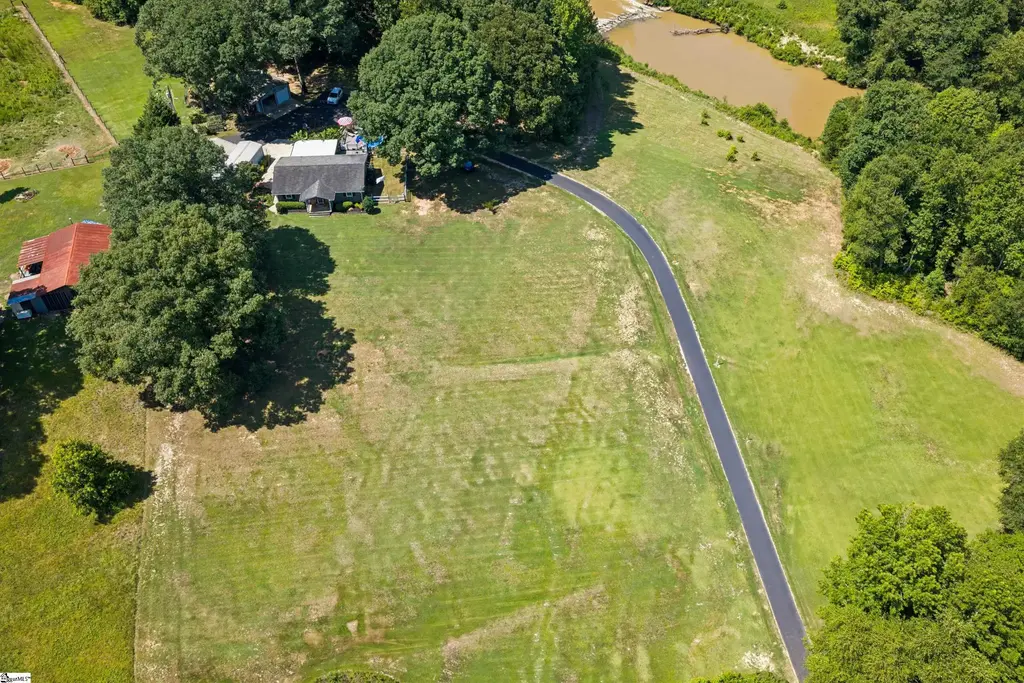 1210 Cooper Bridge Road, Woodruff