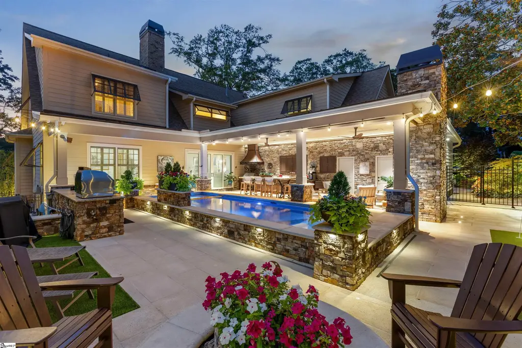 114 Woodland Way, Greenville