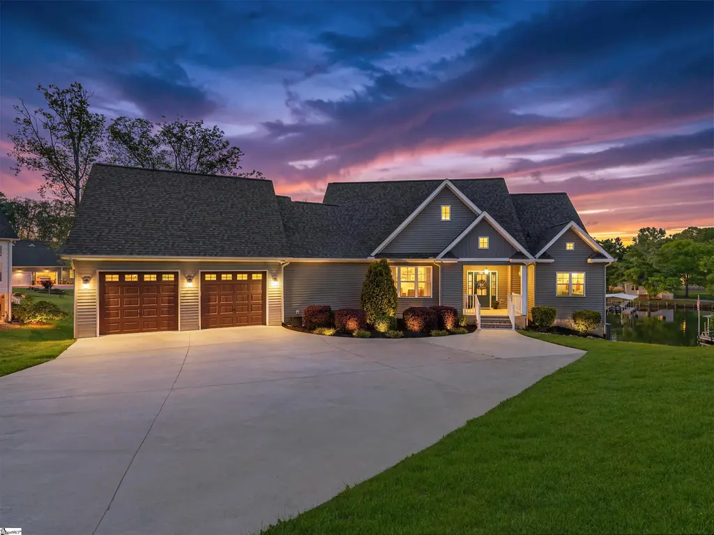 110 Clearview Drive, Abbeville