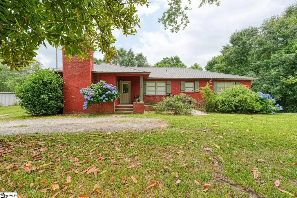 1504 E Rutherford Street, Landrum