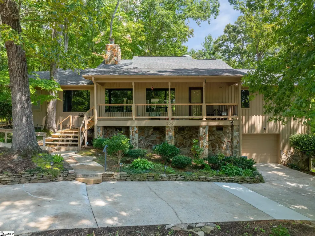 300 Whispering Falls Road, Pickens