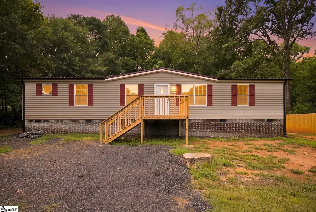 213 Old River Road, Pelzer