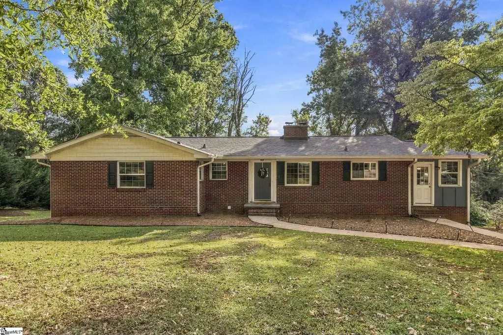 204 Hermitage Road, Greenville