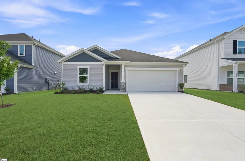 919 Rising Oak Court, Spartanburg