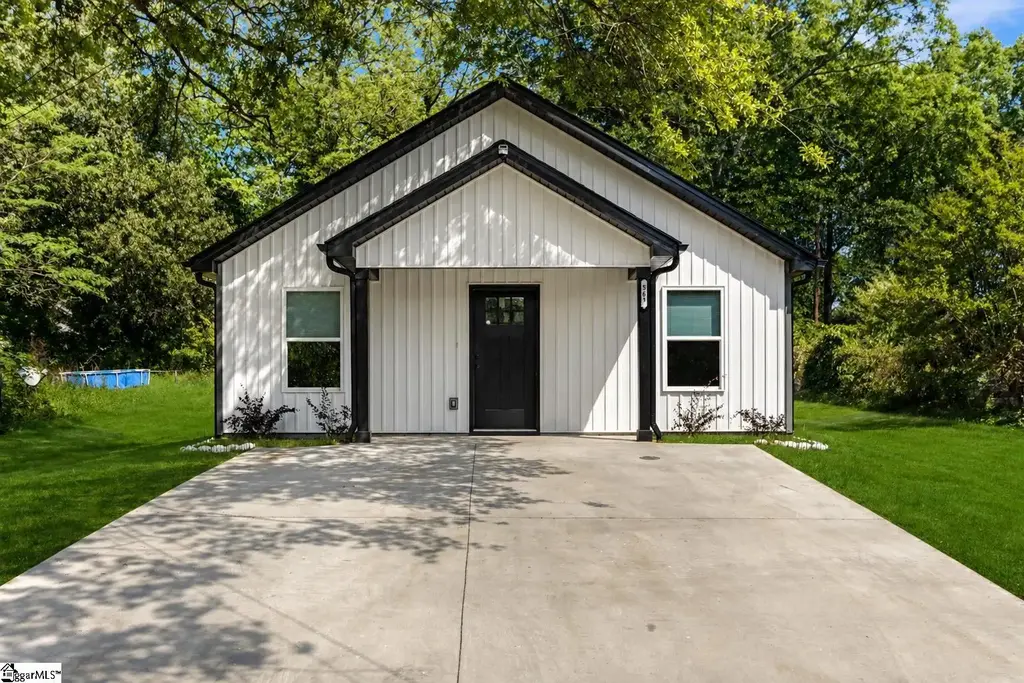 561 Bee Street, Spartanburg