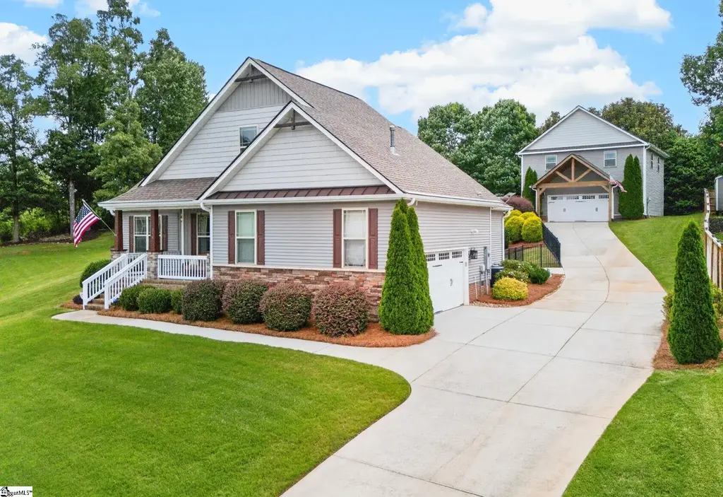 218 Willowgreen Way, Greer