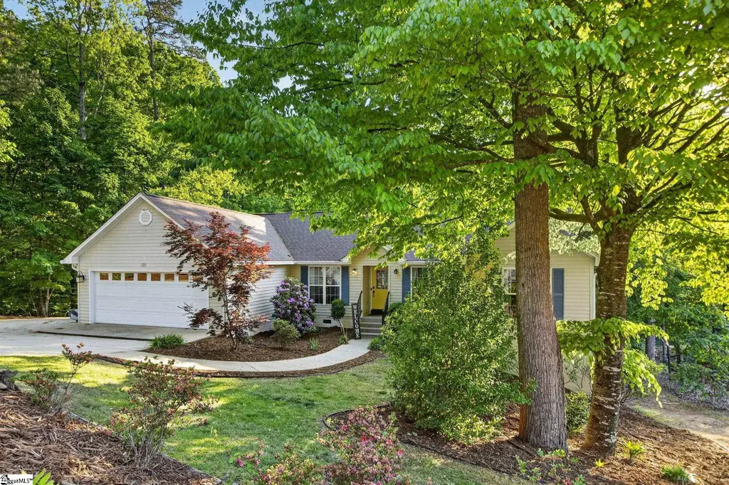 322 Shorecrest Drive, Seneca