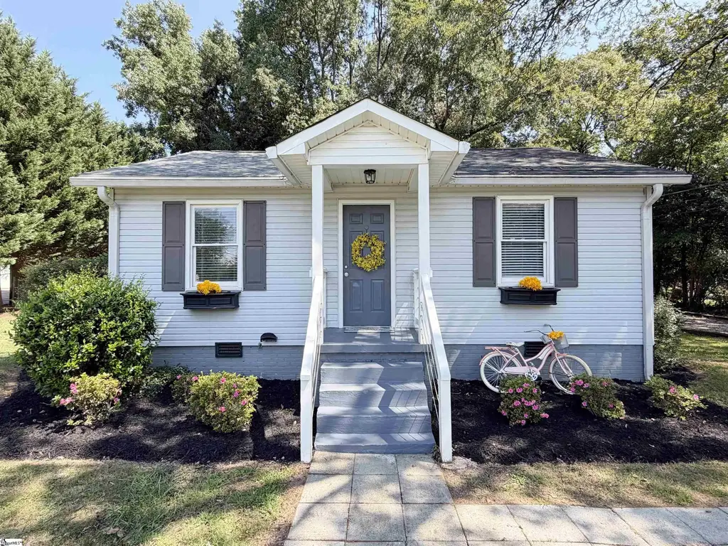 200 Carolina Avenue, Greer
