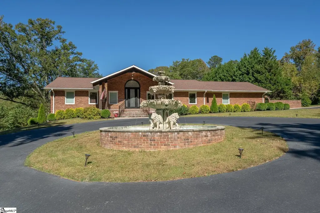 351 Belcher Street, Inman