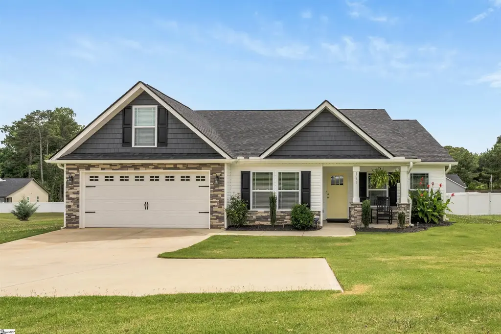 1071 Holly Springs Church Road, Inman