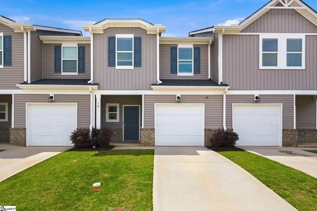 10 Rockshire Trail, Fountain Inn