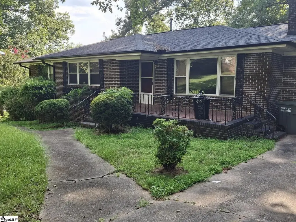 211 Thomas Road, Pickens
