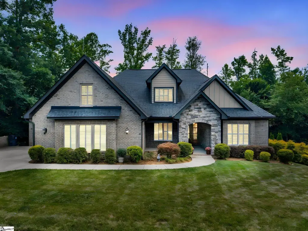 4 Colonel Storrs Court, Greer