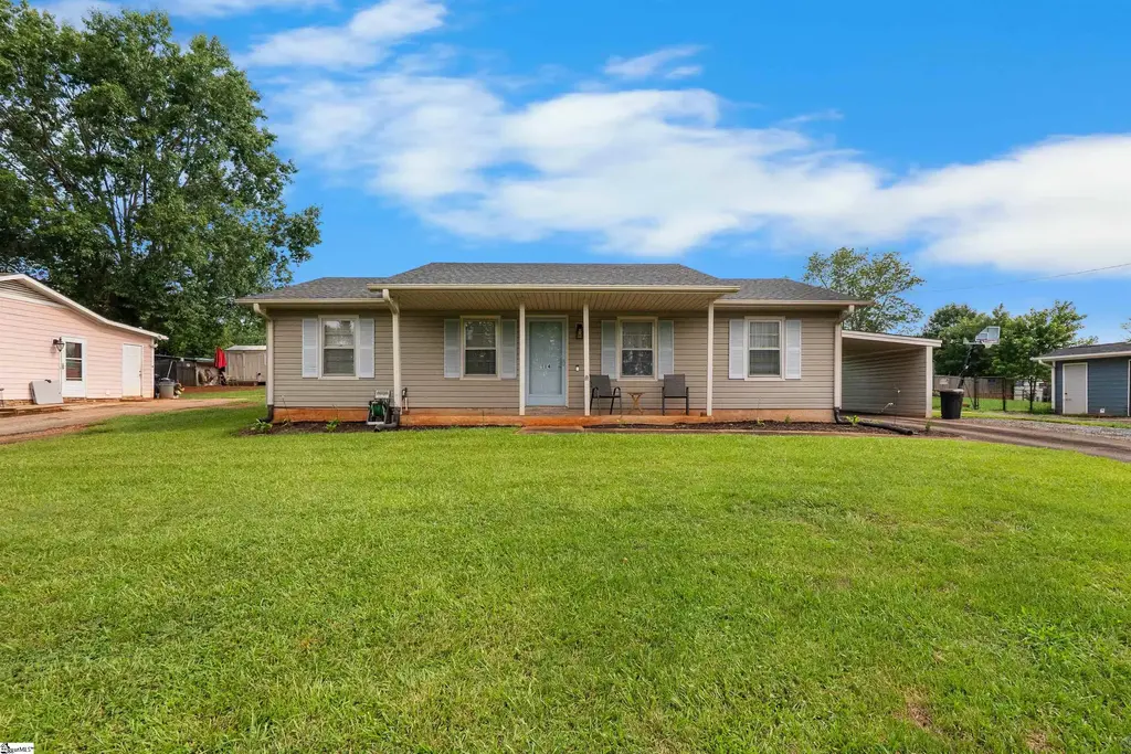 114 Blueberry Lane, Inman