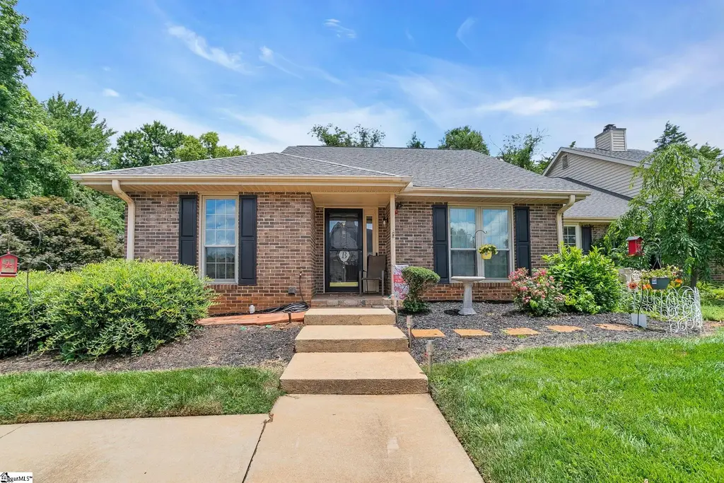 75 Forest Lake Drive, Simpsonville