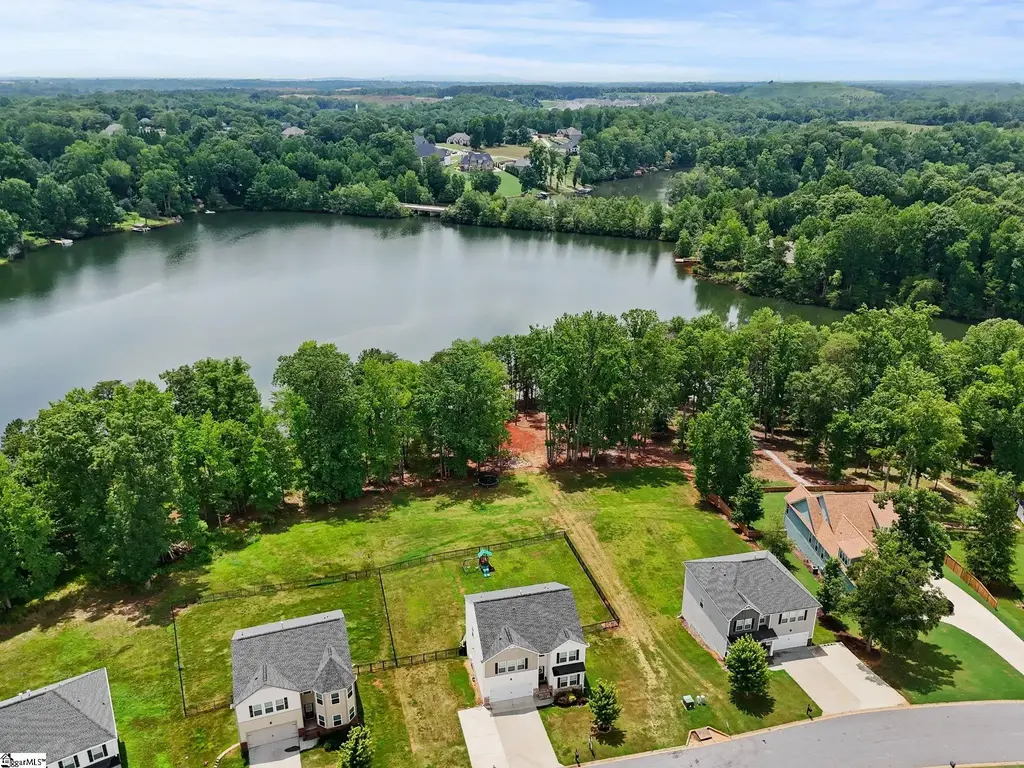 202 Rushing Waters Drive, Inman