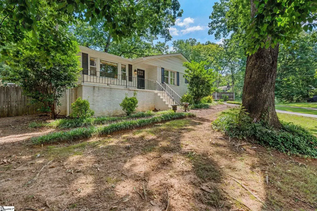 225 Scarlett Street, Greenville