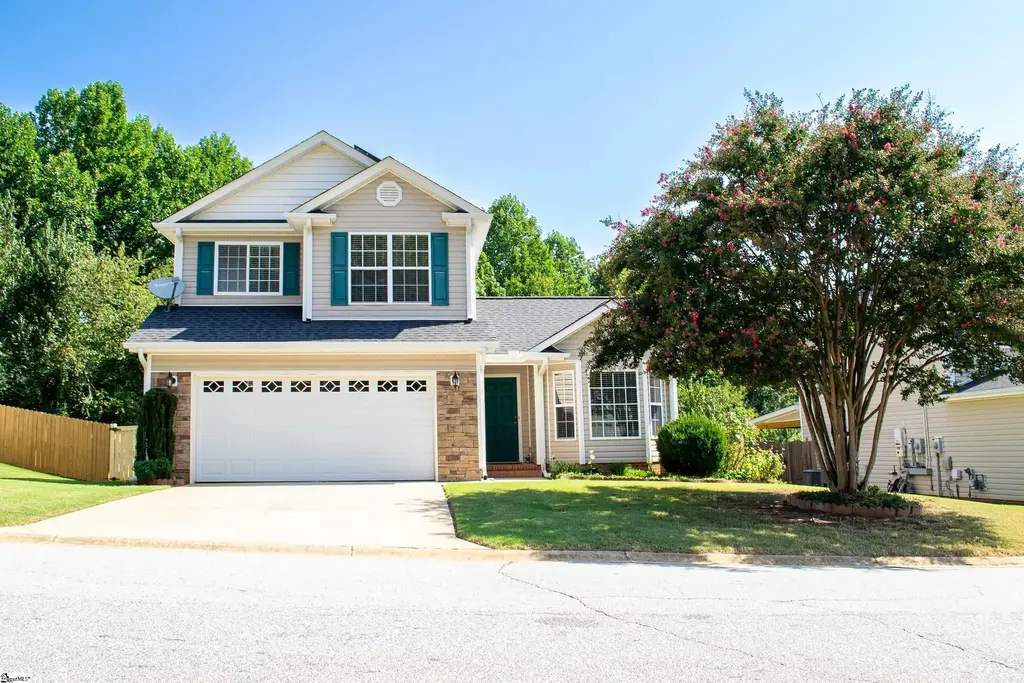 32 Cardinal Creek Drive, Greenville