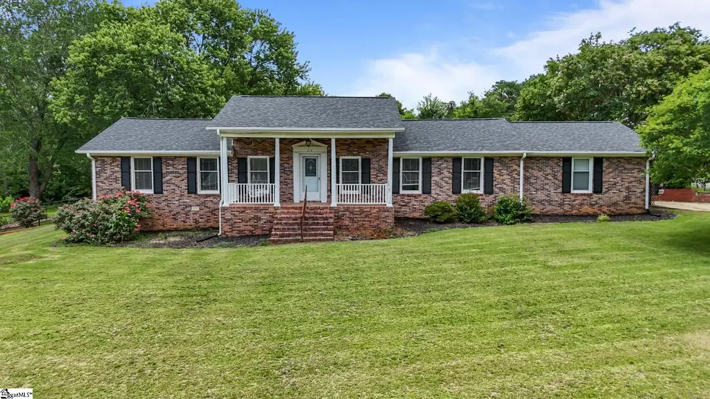 210 Briarwood Drive, Pacolet