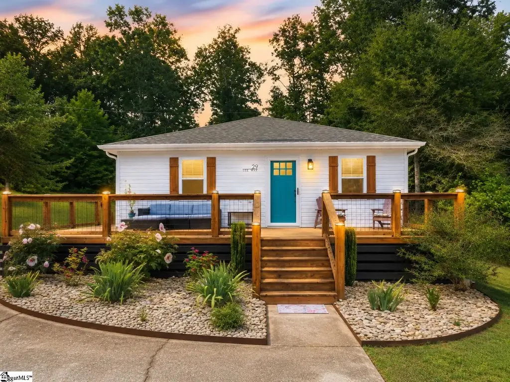 29 Lee Way, Taylors