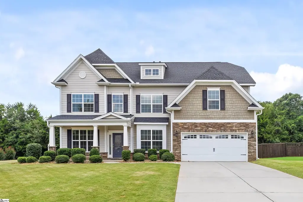 5 Lakeway Place, Simpsonville