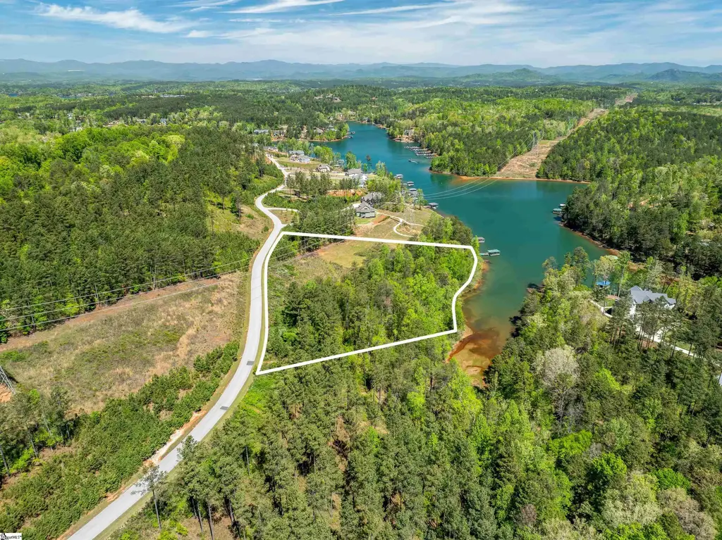 124 Coveside Lane, Six Mile