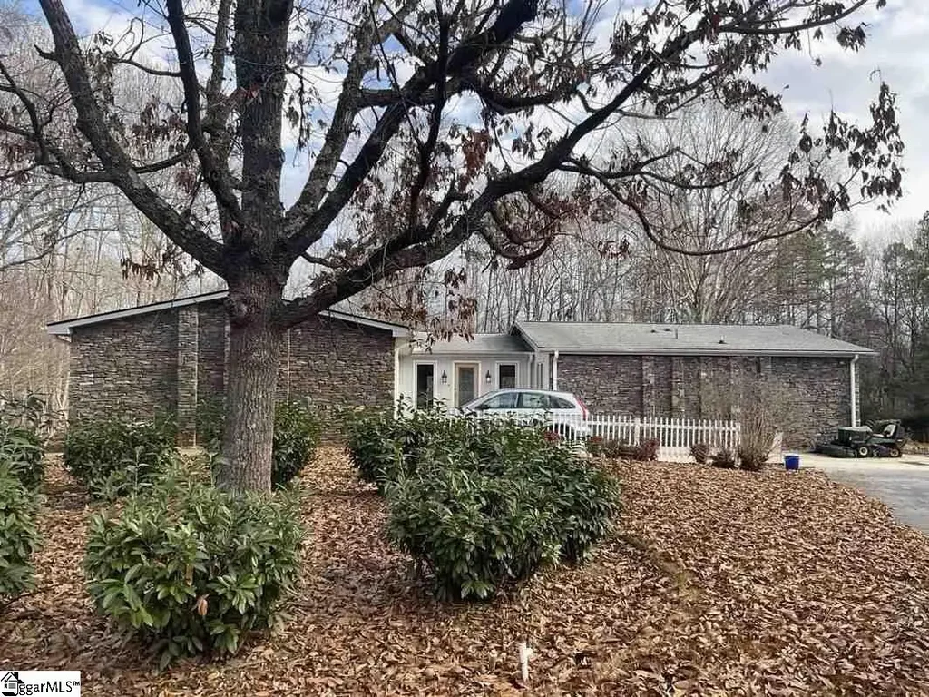 1923 Fairview Road, Fountain Inn