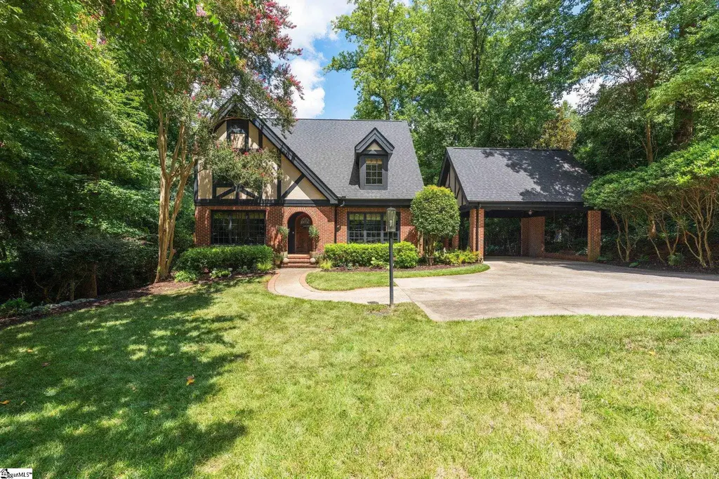 10 Marshall Court, Greenville
