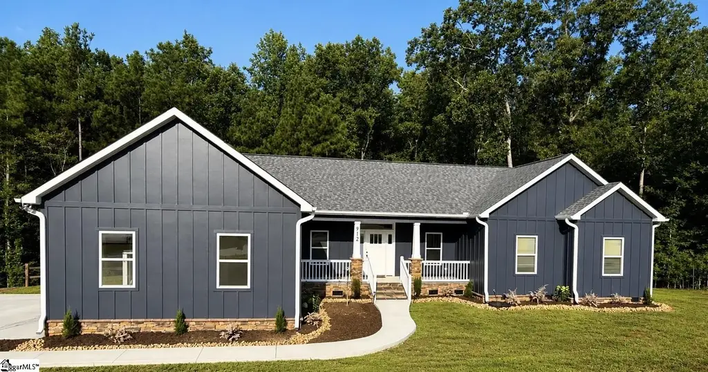 912 Watercrest Road, West Union