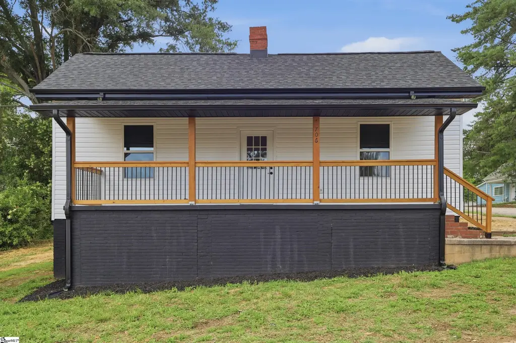 706 Gray Street, Woodruff