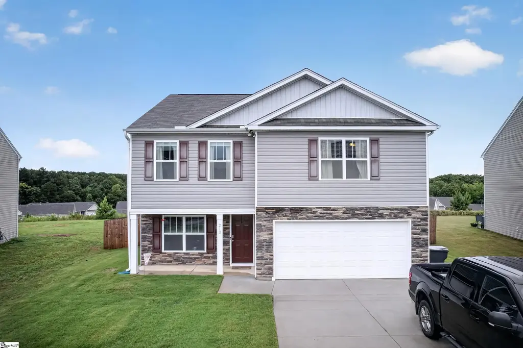 213 Millhone Way, Pendleton