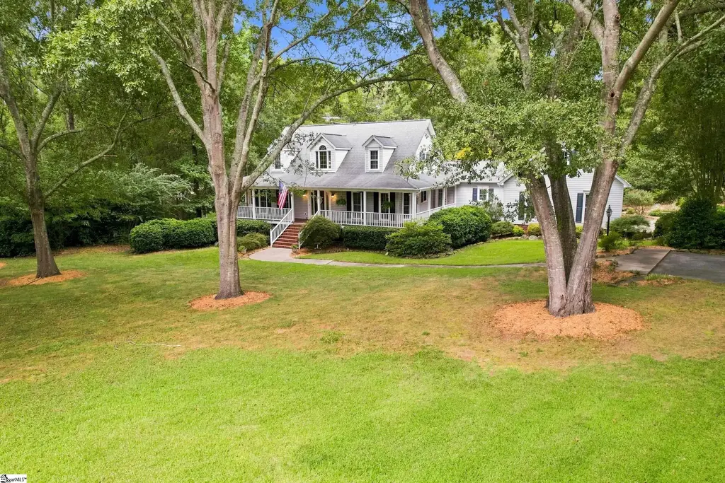 102 Treaty Point Drive, Fountain Inn