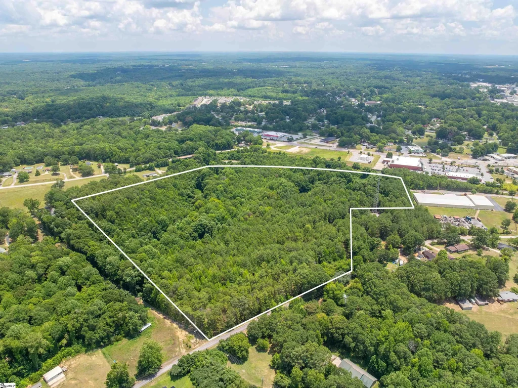 14 Sloan Lake Road, Woodruff