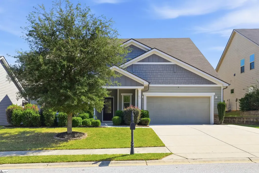 46 Grand River Lane, Simpsonville